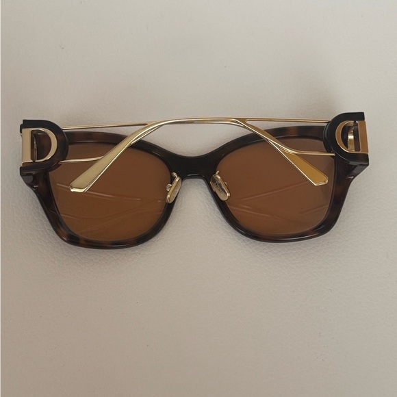 Dior Tortoise Sunglasses with Gold Details - Picture 1 of 7